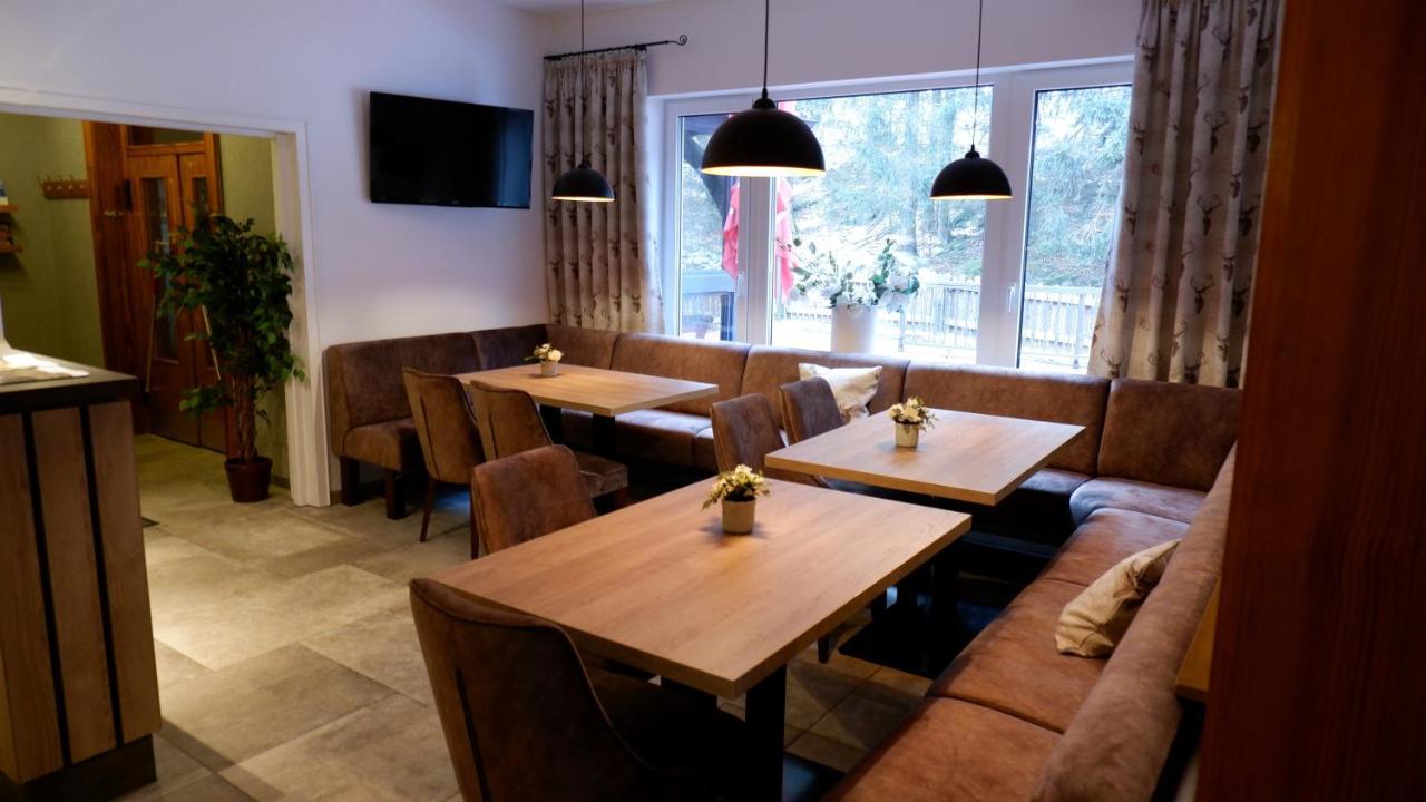 Hotel-Pension Zum Paradies Willingen  Exterior photo